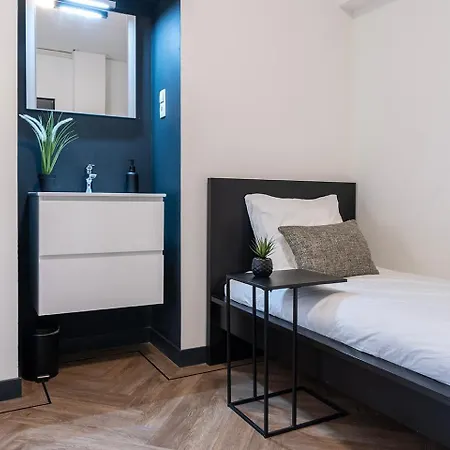 Basic With Social Kitchen And Wifi Access *
