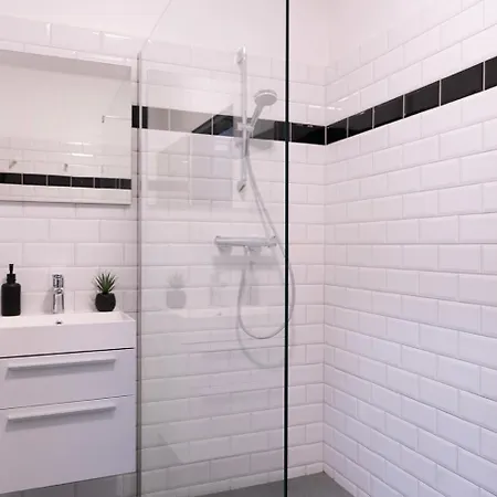 Σπίτι διακοπών Cozy W Shared Kitchen, Fast Wifi Near Station *