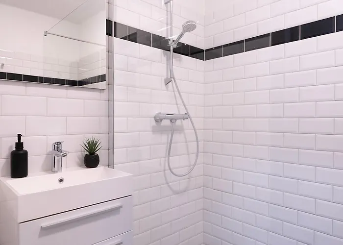 Cozy W Shared Kitchen, Fast Wifi Near Station Σπίτι διακοπών *