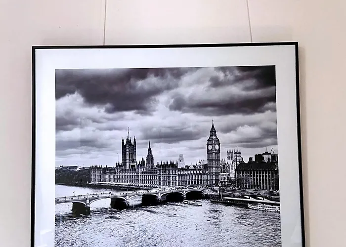 Cozy W Shared Kitchen, Fast Wifi Near Station Vakantiehuis